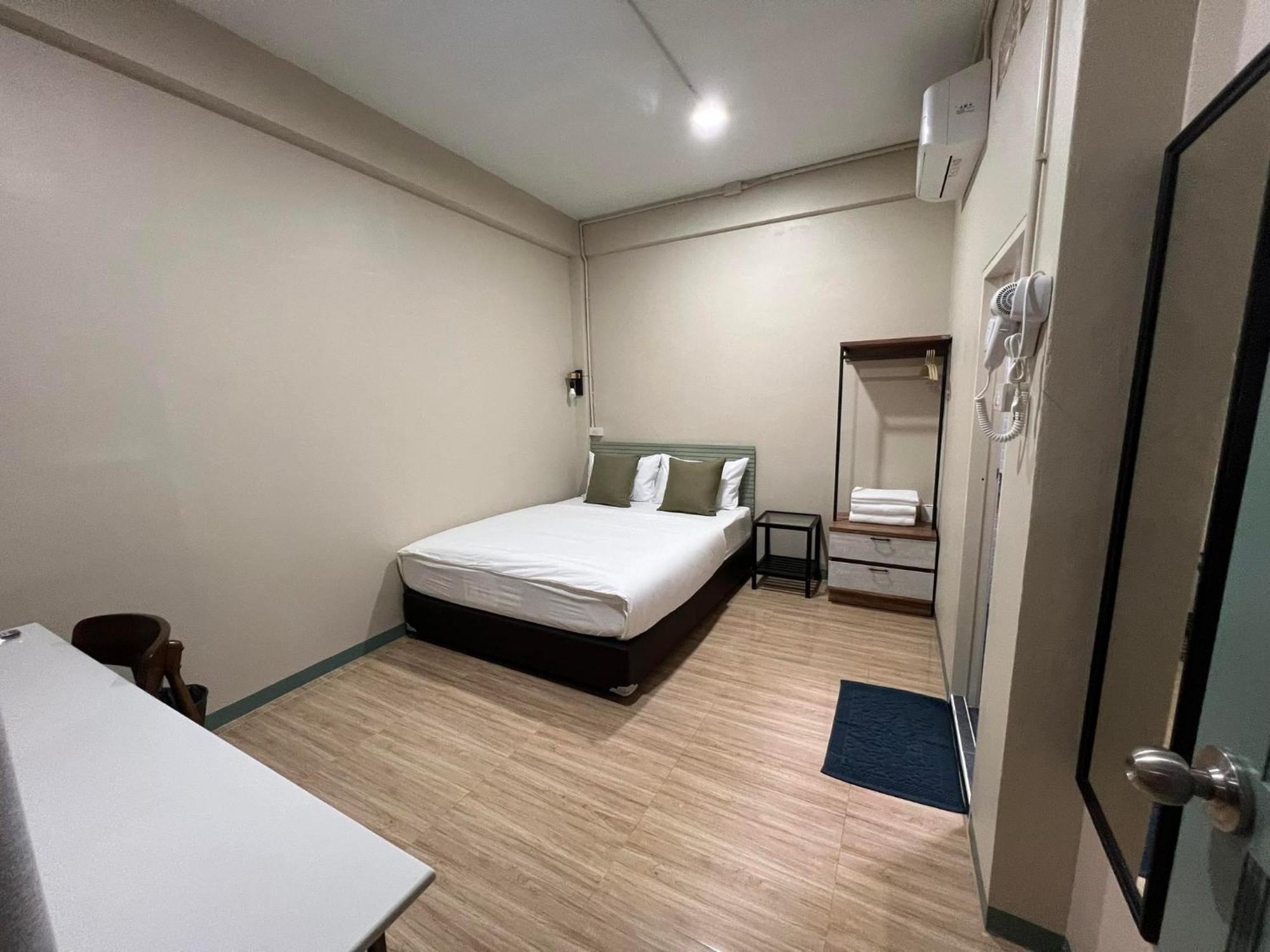 Bangwa House - Mrt Bangwa Station Hotel Bangkok Ngoại thất bức ảnh